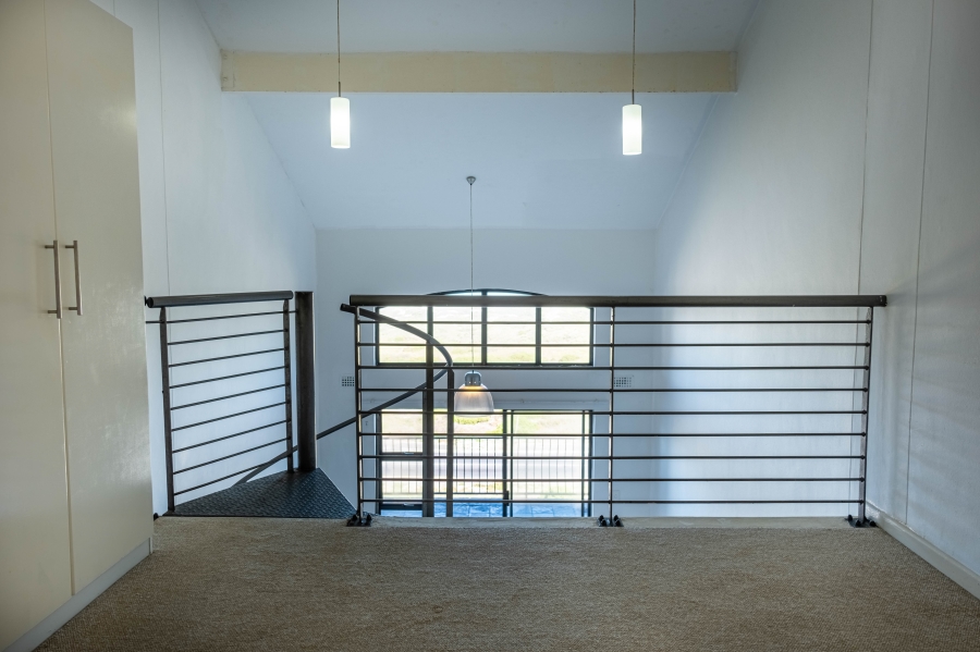 To Let 1 Bedroom Property for Rent in Muizenberg Western Cape